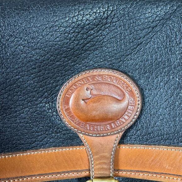 Dooney & Bourke Crossbody Shoulder Bag Purse All Weather Leather Classic Vintage - Picture 2 of 16